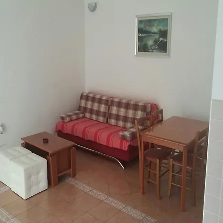 Semafor Apartment *
